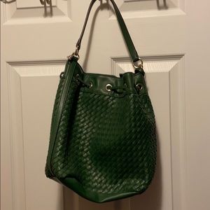 Guess weaving green bucket bag